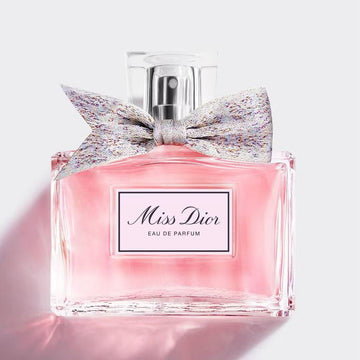 Miss Dior Eau de Parfum (2021) by Dior is a Oriental Floral fragrance for women