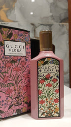 Flora Gorgeous Gardenia by Gucci is a Floral fragrance for women