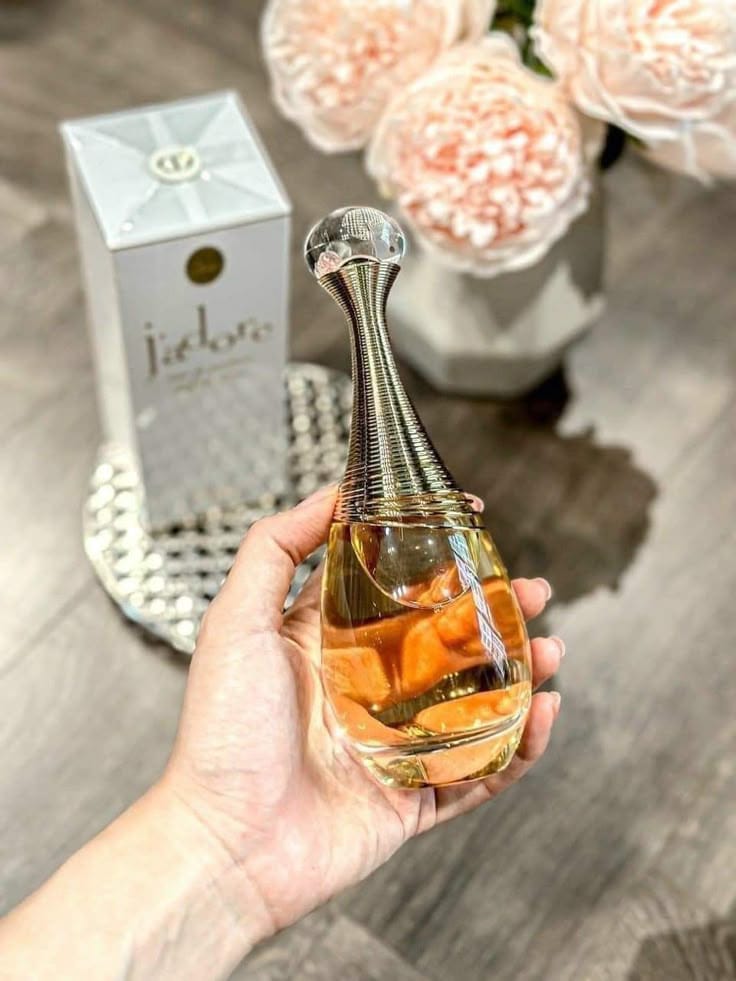 J'adore by Dior is a Floral Fruity fragrance for women.