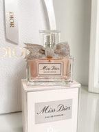 Miss Dior Eau de Parfum (2021) by Dior is a Oriental Floral fragrance for women